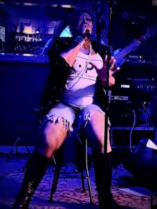 Keeshea Pratt singing at intimate venue
